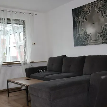 By Loni Apartament *