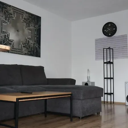 By Loni Apartament *